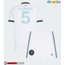 Otroške Nogometnih dresov Inter Miami Casemiro #5 Tretji 2026-27 Kratki rokavi (+ hlače)